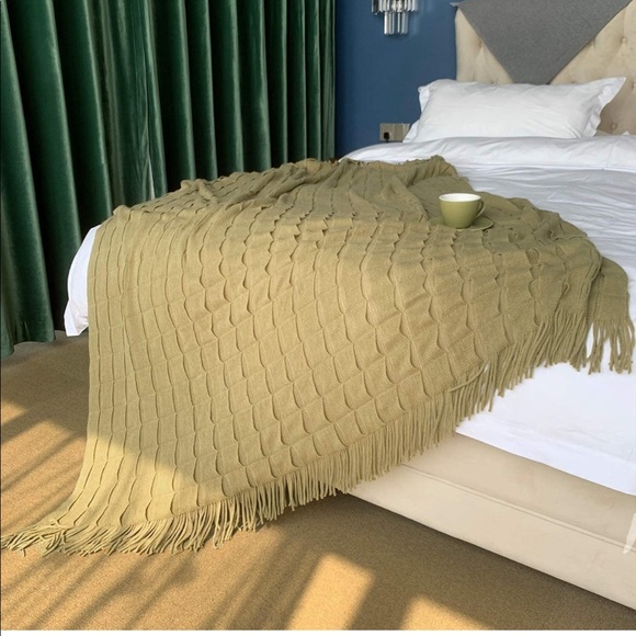 Dissa Textured Knitted Throw Blanket Solid Color Super Soft Decorative 60”x80” - Picture 4 of 8